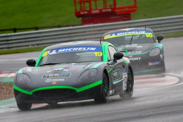 Mikey Porter in action in his Ginetta G40 racing car